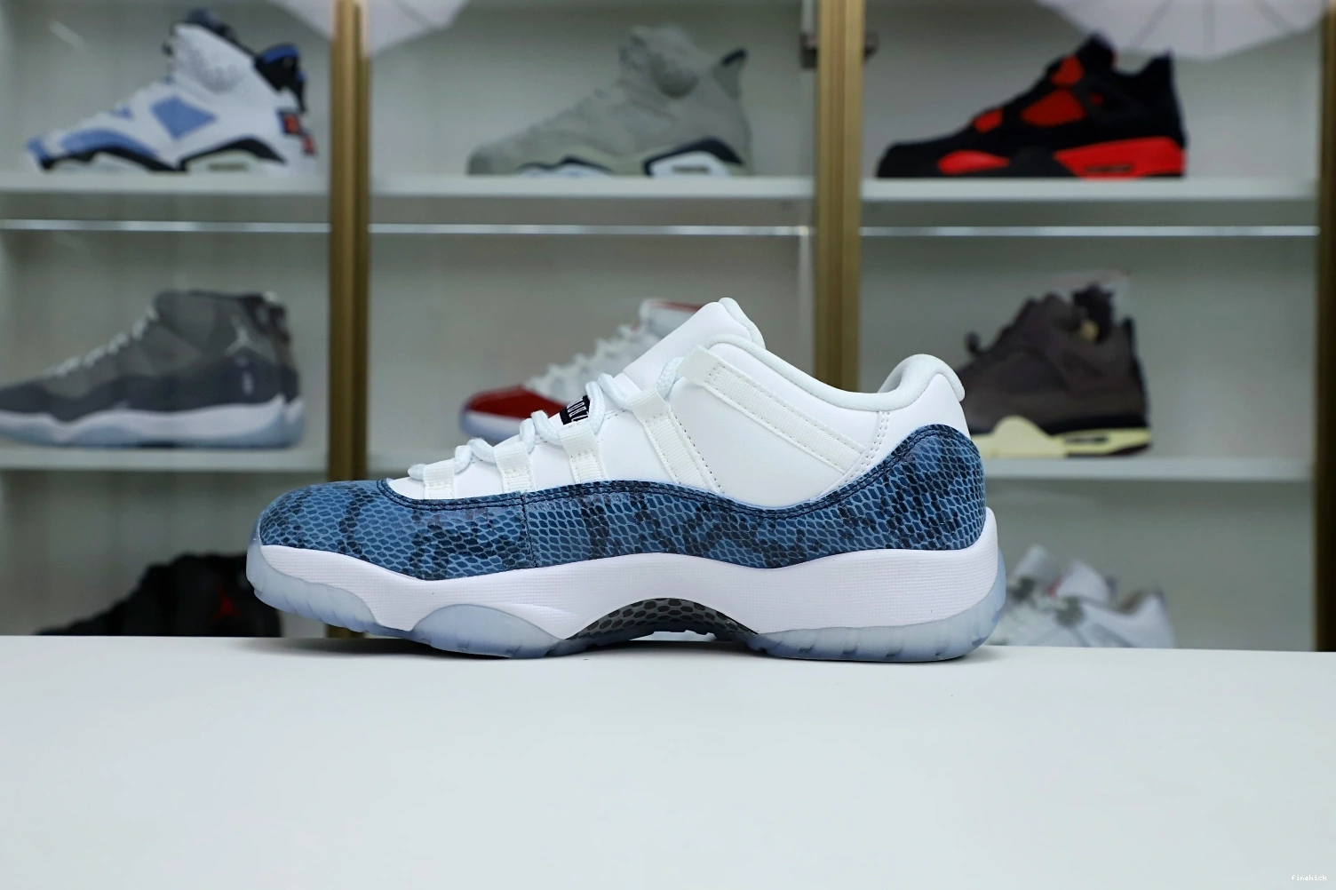 Jordan Jordan 11 “navy snakeskin” Air 0806